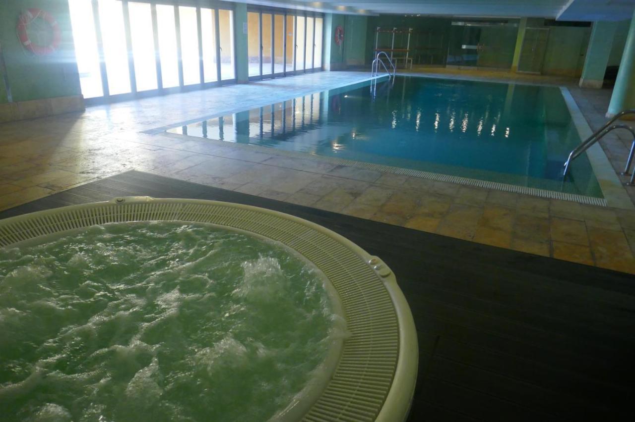 אסטפונה Salinas. Apartment For 4. Terrace/Parking/Pools/Gym/4Mins Beach מראה חיצוני תמונה